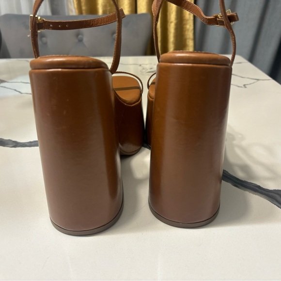 Larroude Leather sandals! - Picture 4 of 5